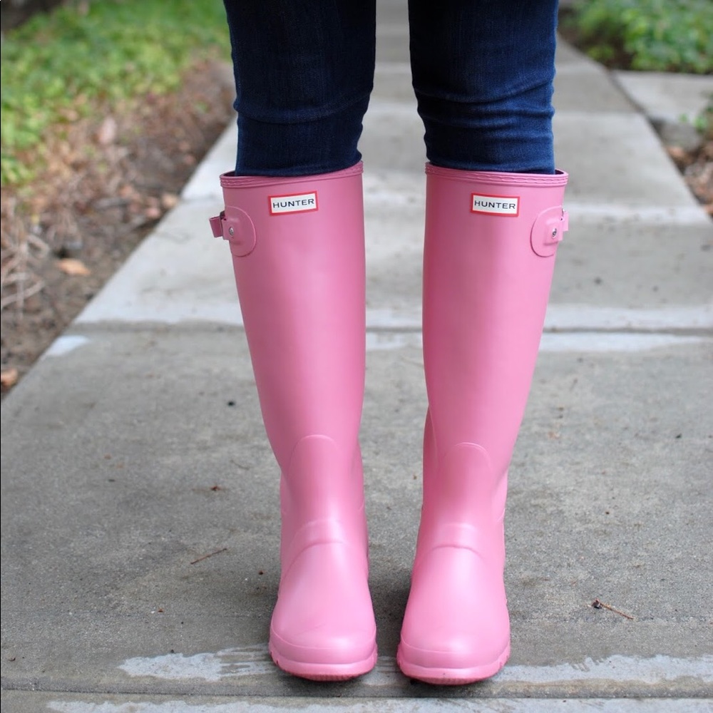 Hunter pink gloss rain boots